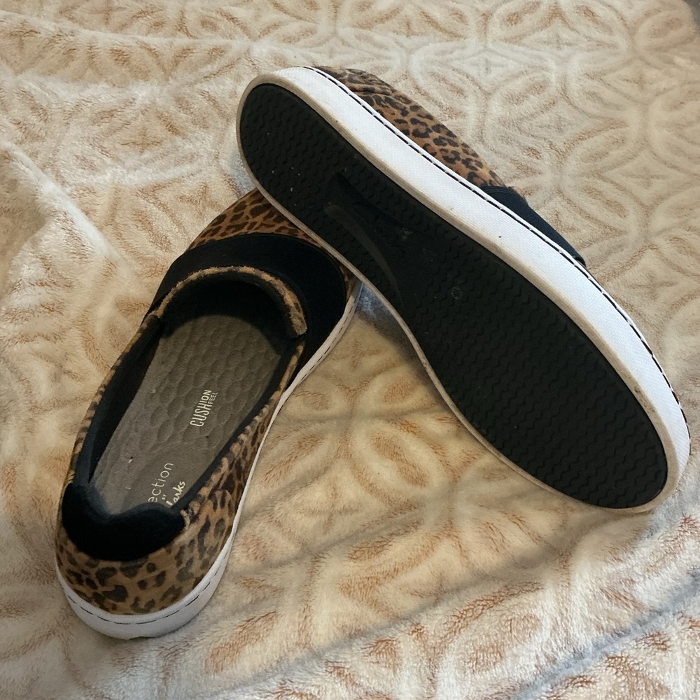 Clarks Collection Leopard Print Slip-On Sneakers | Cushion Soft | Size 10 - Picture 3 of 4